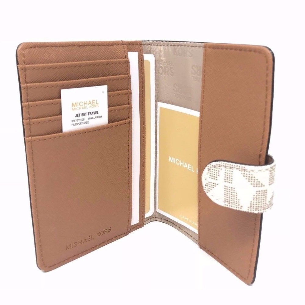 Michael Kors Jet Set Travel MK Vanilla Wallet - Picture 3 of 3